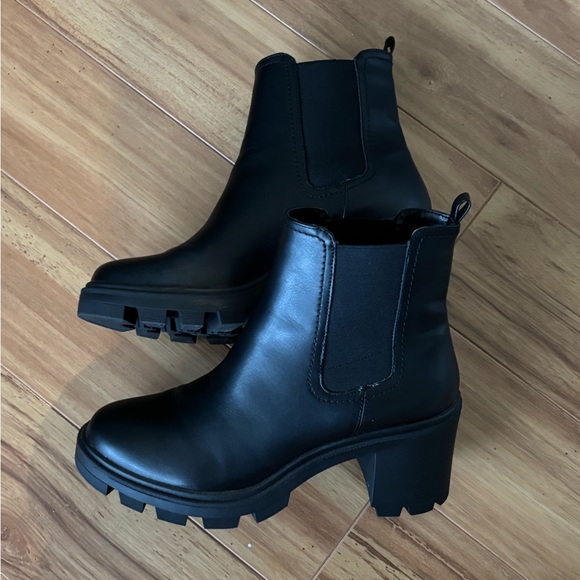 Arizona Jean Company Black Heeled Boots - Picture 7 of 10